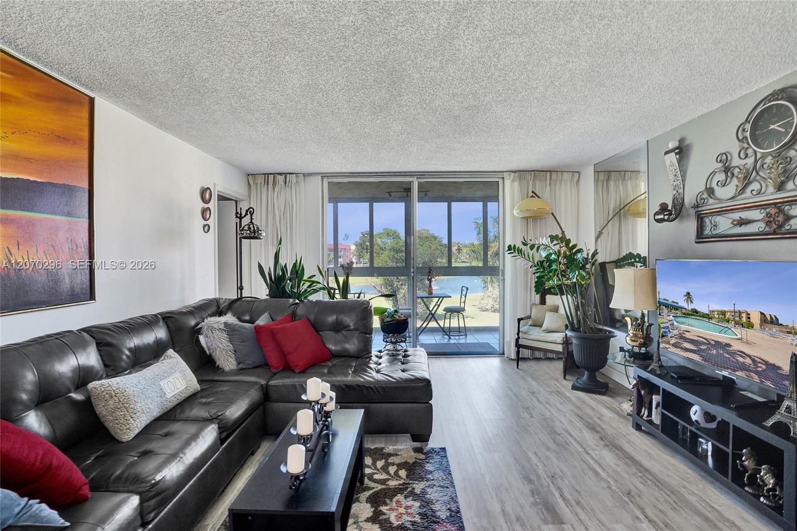9461 Sunrise Lakes Blvd # 208, Sunrise FL 33322