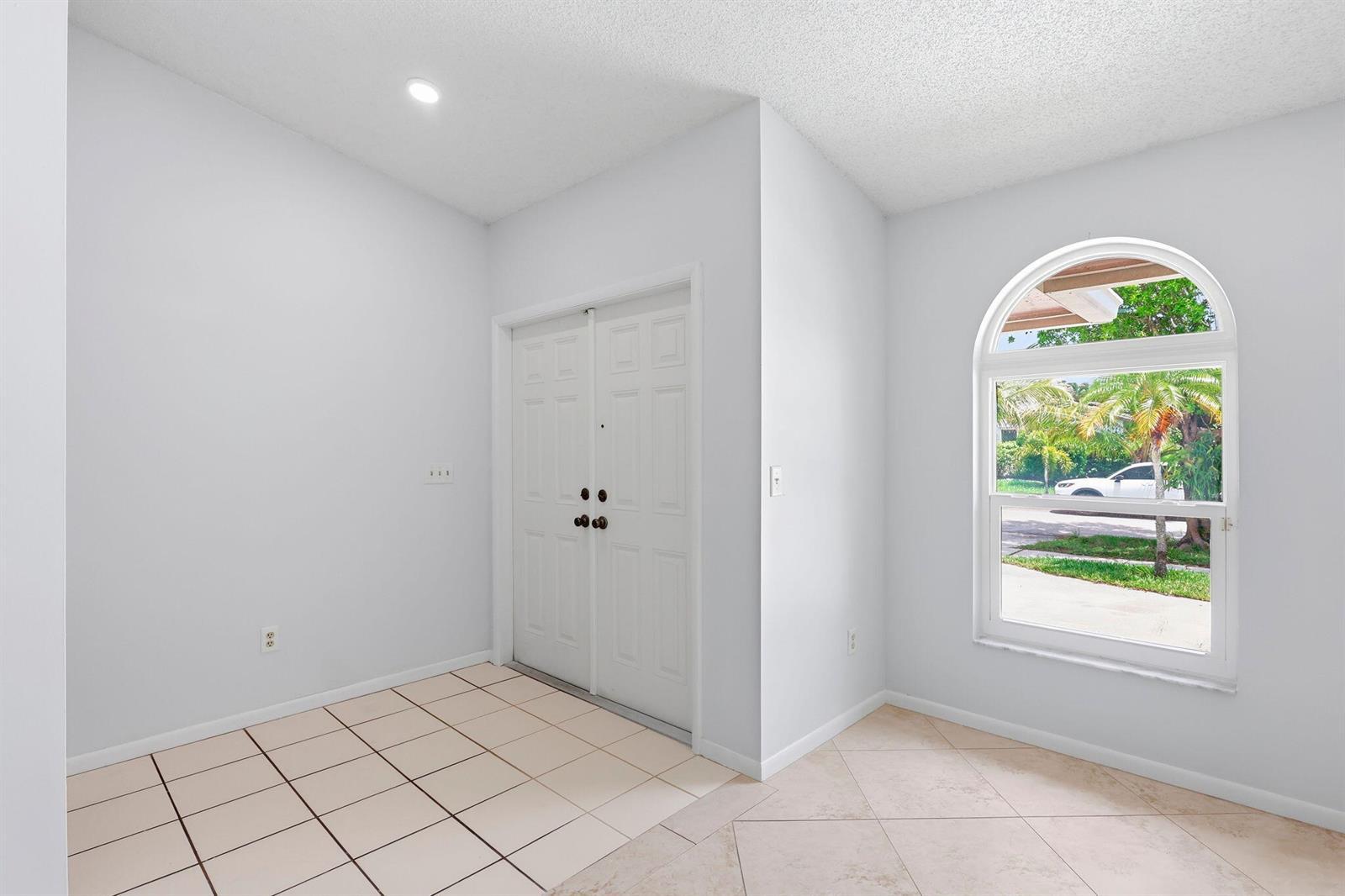 2171 NW 76th Avenue, Margate FL 33063 photo 4