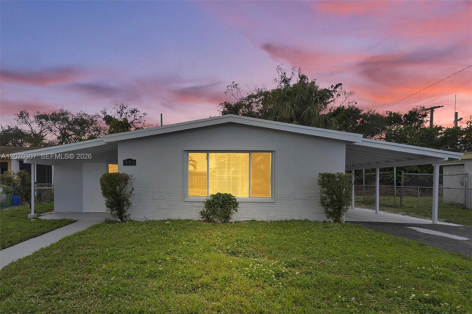 551 NW 30th Ter, Fort Lauderdale FL 33311 photo 2
