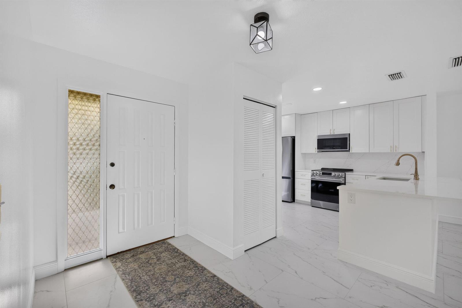 320 Elmira Court, Royal Palm Beach FL 33411 photo 4