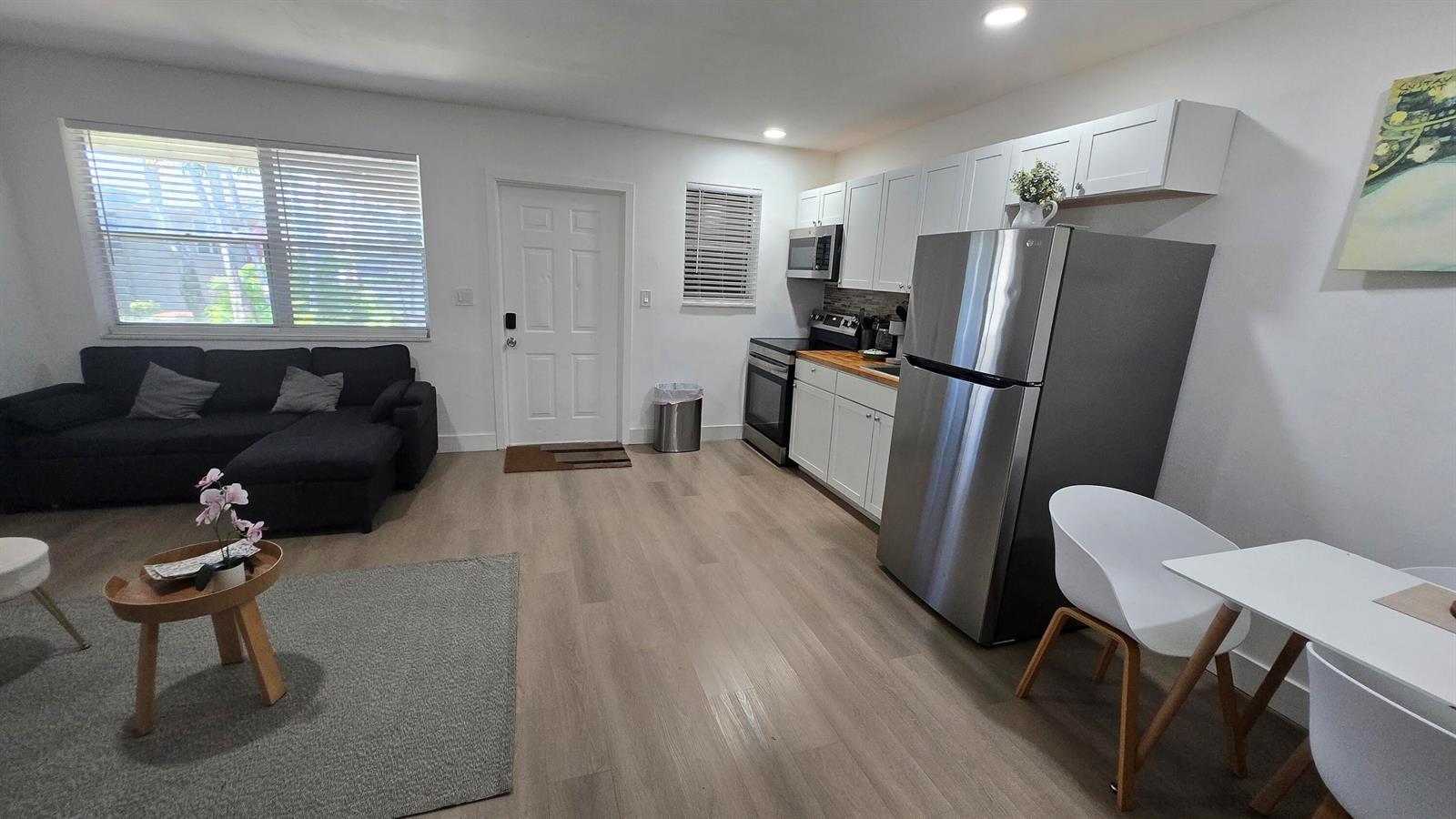 704 NE 8th Street # 10, Hallandale Beach FL 33009 photo 4