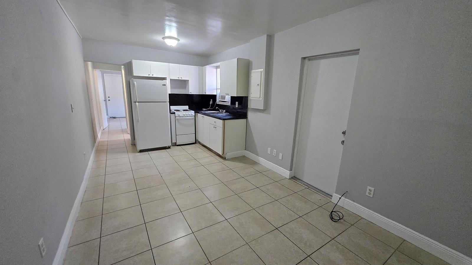 1012 NW 2ND # 6, Hallandale Beach FL 33009 photo 2
