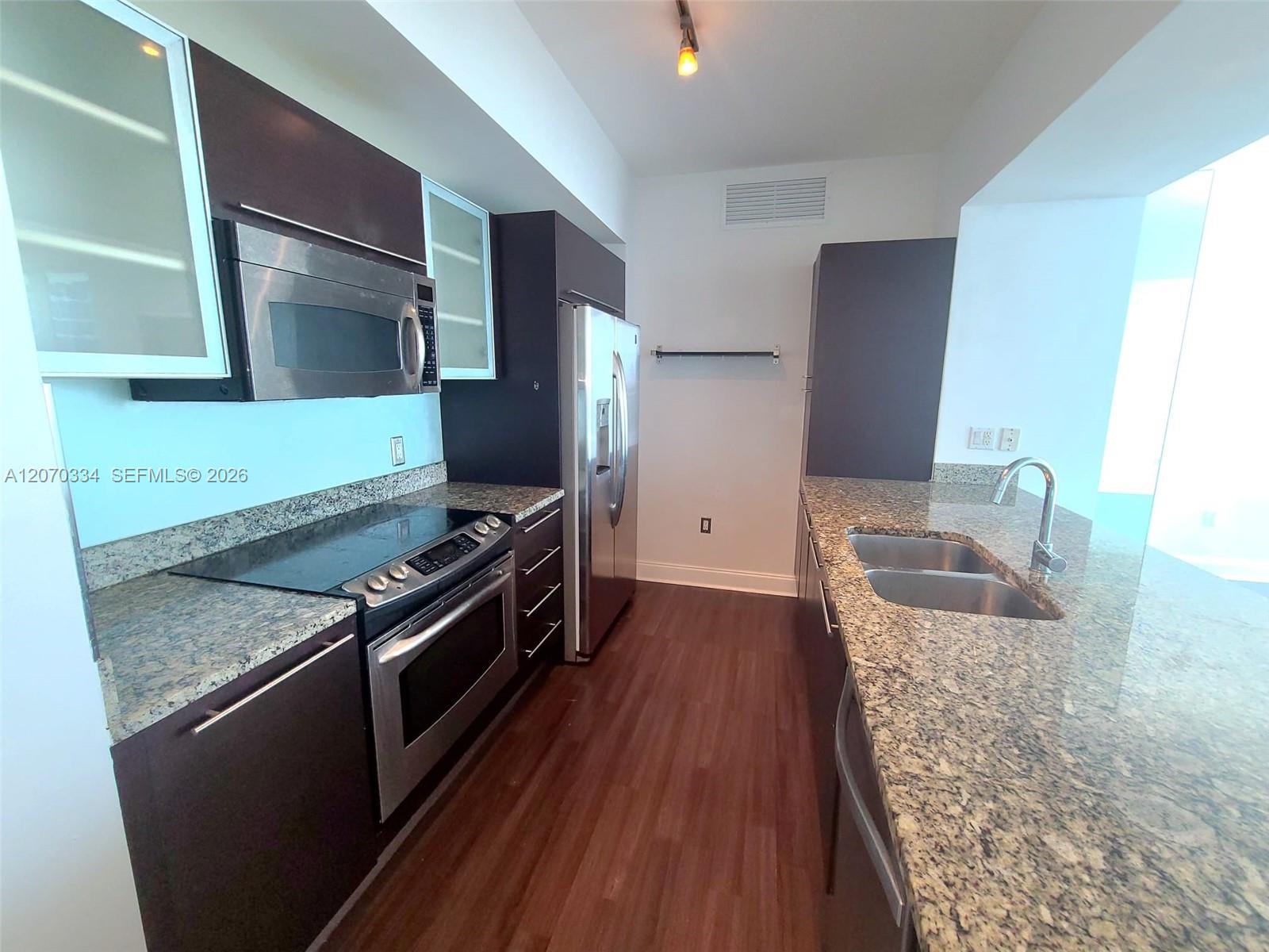 951 BRICKELL AVE # 3710, Miami FL 33131 photo 4