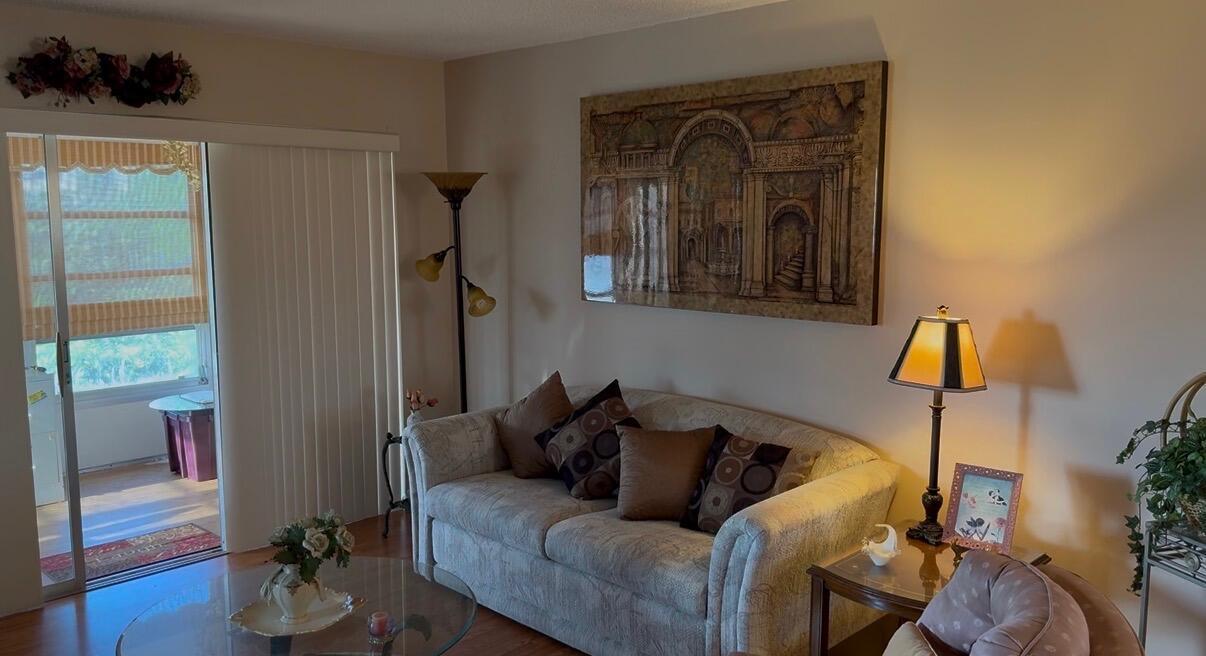 725 Lori Drive # 313, Palm Springs FL 33461