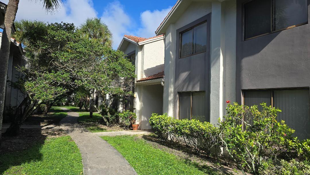3242 CORAL LAKE Lane # 3242, Coral Springs FL 33065 photo 2