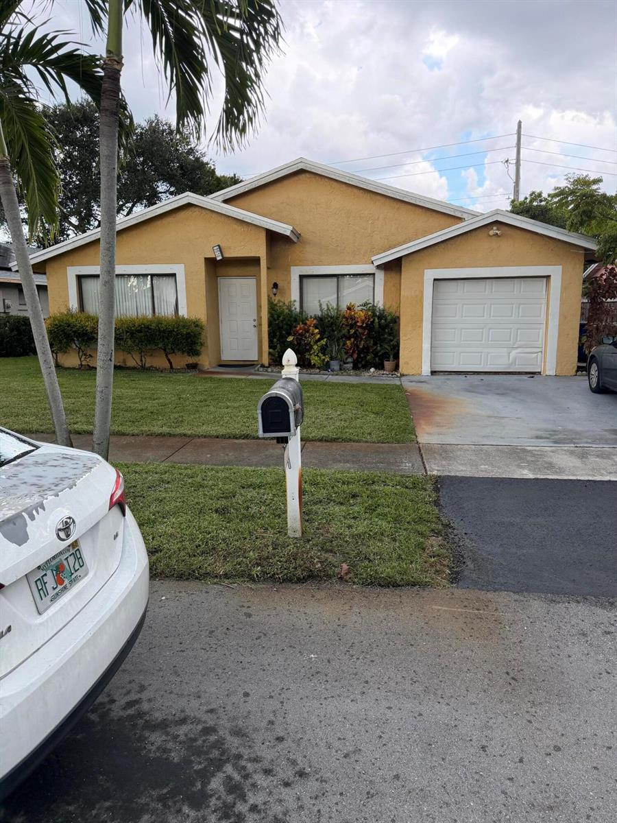 9616 NW 49TH Street, Sunrise FL 33351 photo 2