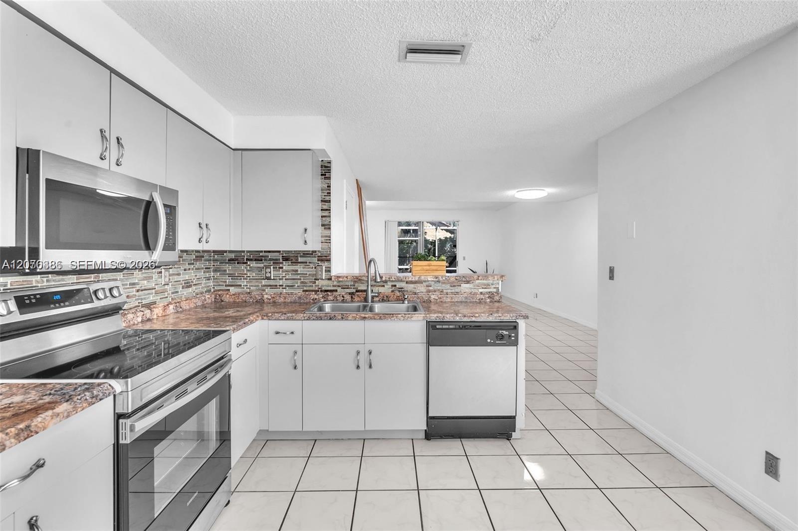 800 Sorrento Dr. # 2, Weston FL 33326 photo 3