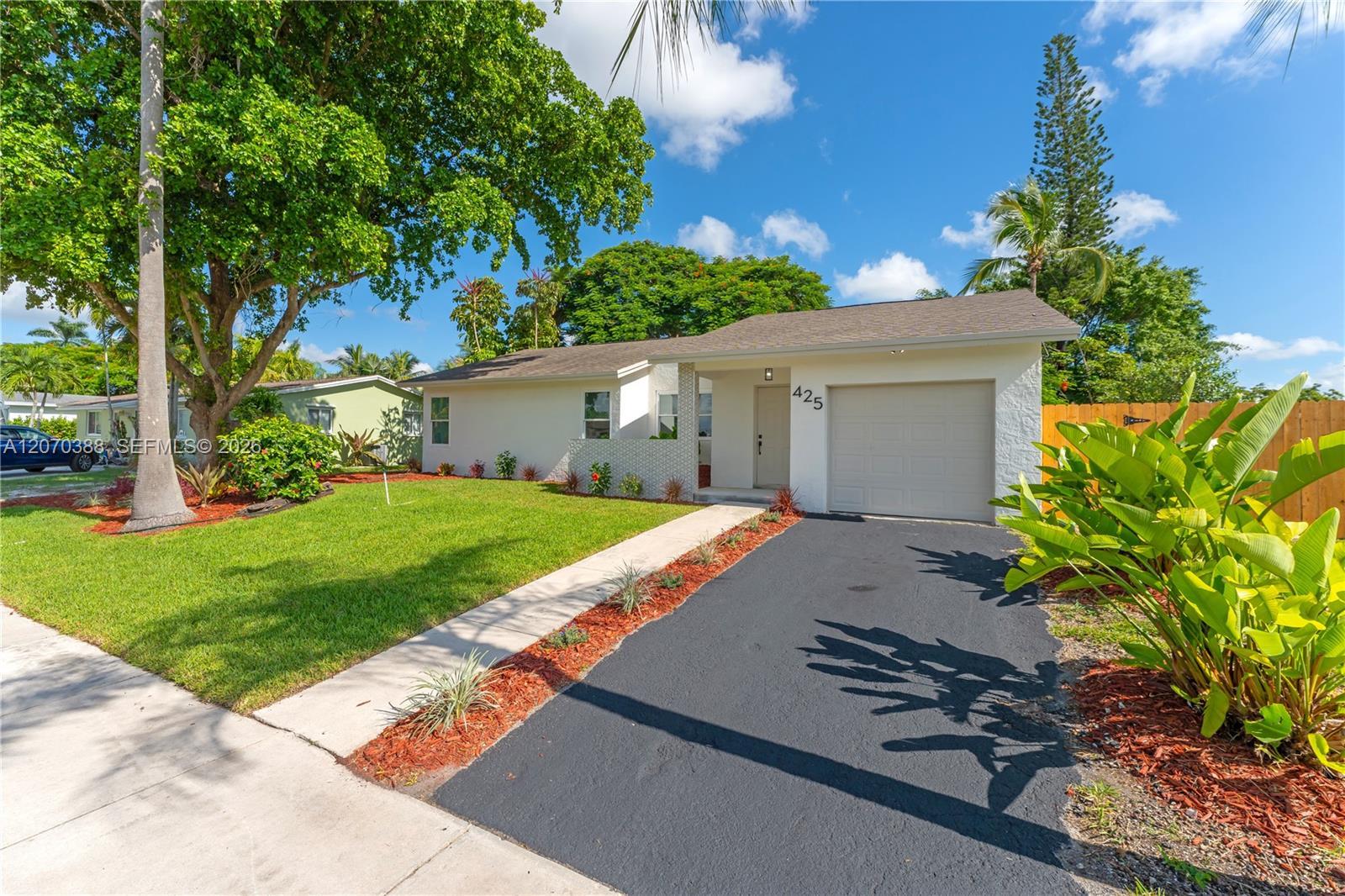 425 NW 17th St, Homestead FL 33030 photo 2