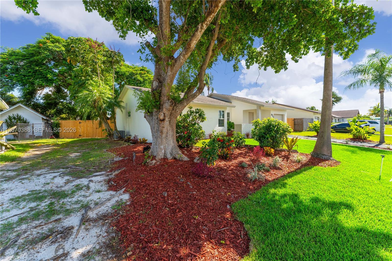 425 NW 17th St, Homestead FL 33030 photo 3