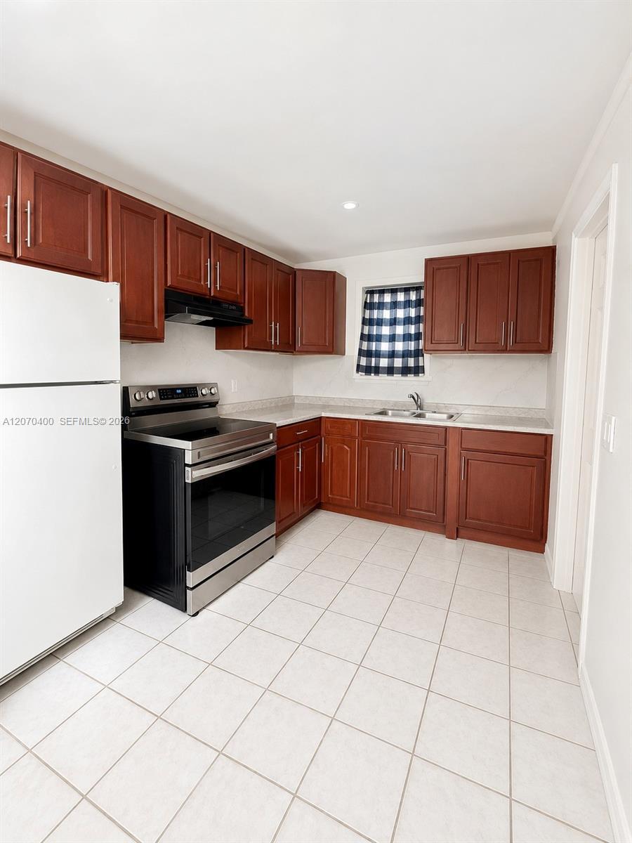 5632 SW 39th St, West Park FL 33023 photo 2