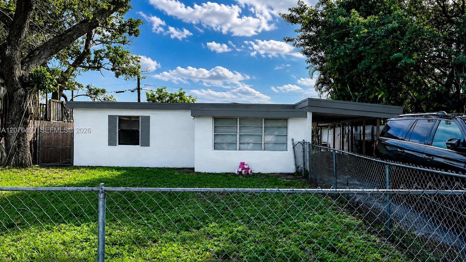 5632 SW 39th St, West Park FL 33023