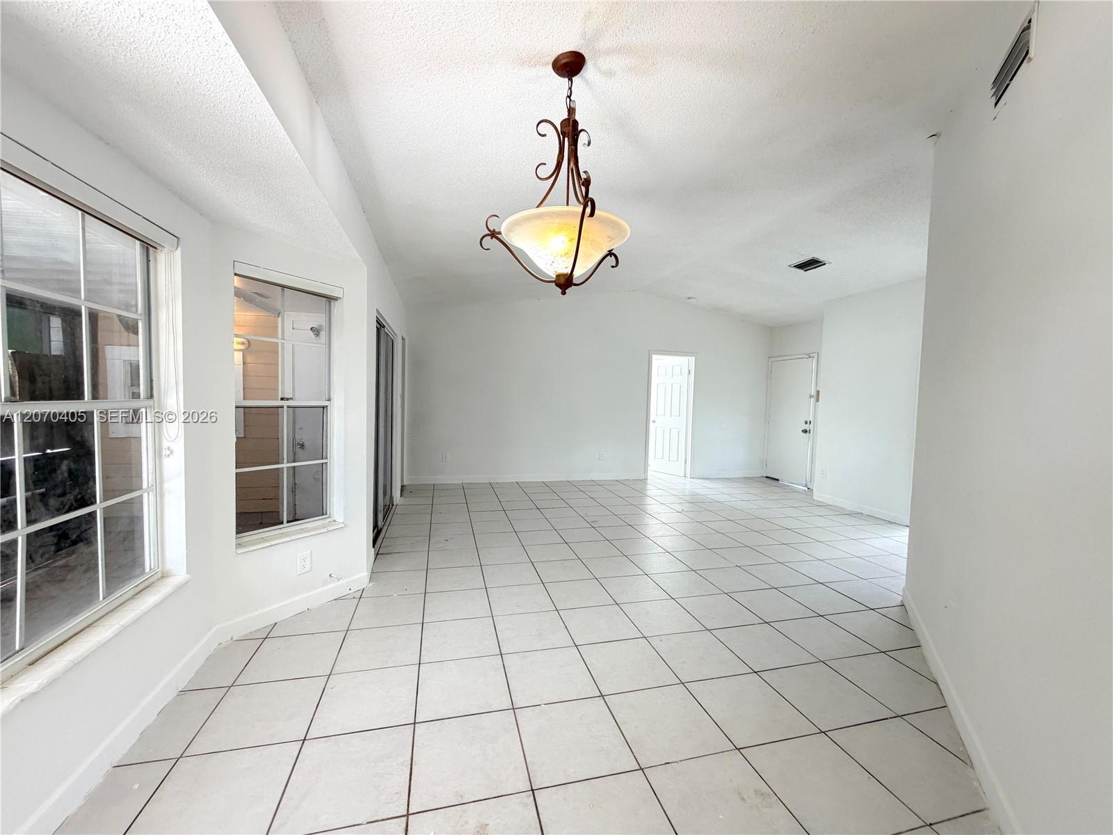 9850 W Heather Ln, Miramar FL 33025 photo 3
