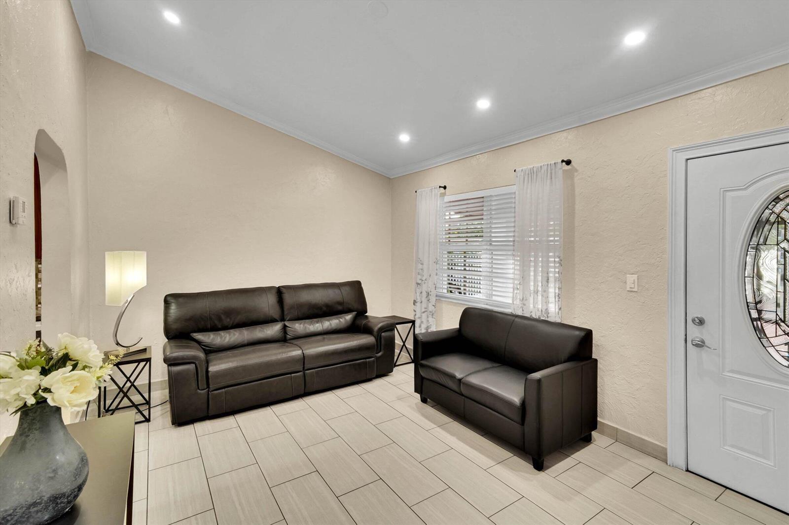 1670 NW 121st Street, North Miami FL 33167 photo 5