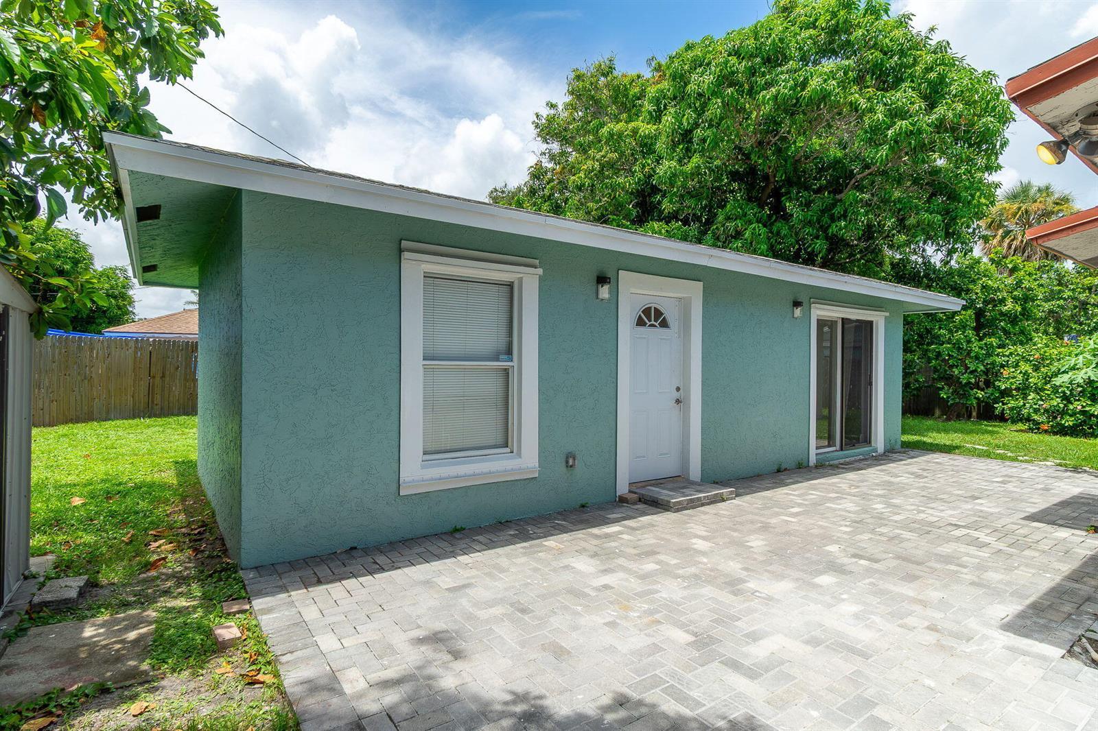 2831 N SEACREST Boulevard # B, Boynton Beach FL 33435