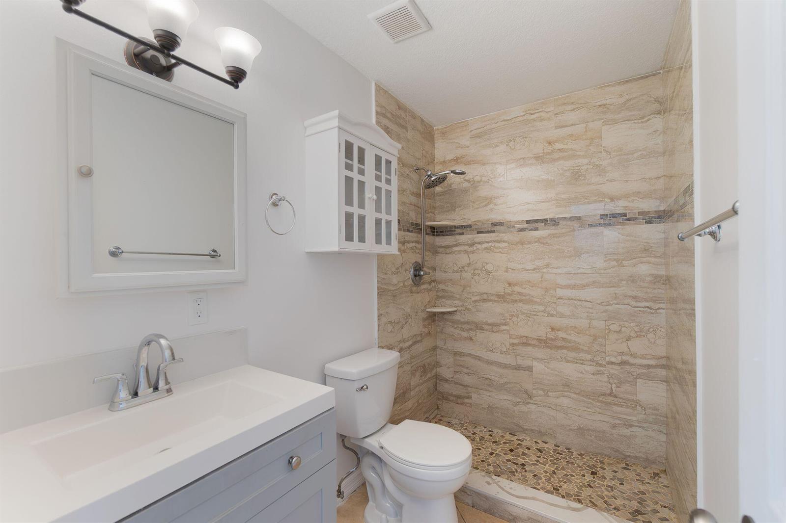 2831 N SEACREST Boulevard # B, Boynton Beach FL 33435 photo 5