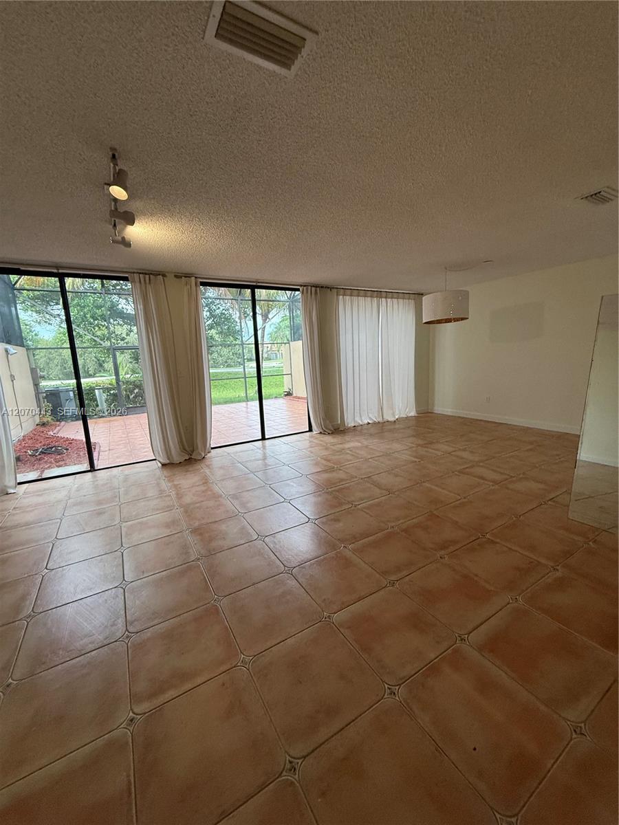 3522 Torremolinos Ave # 31, Doral FL 33178 photo 2