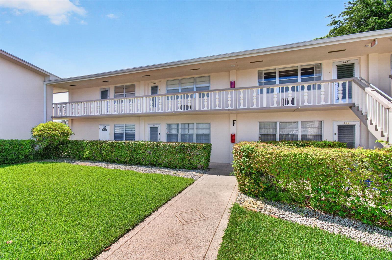 126 NORWICH F, West Palm Beach FL 33417 photo 2
