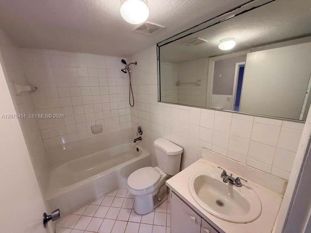 6278 W 22nd Ct # 14, Hialeah FL 33016 photo 3