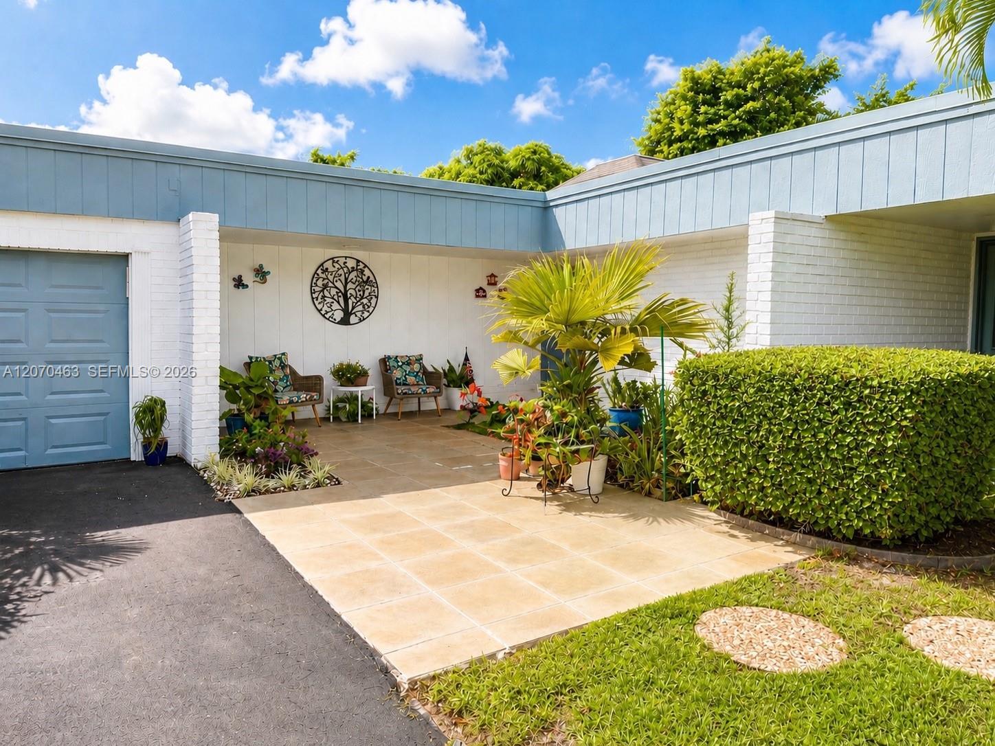 4713 Holly Dr, Tamarac FL 33319
