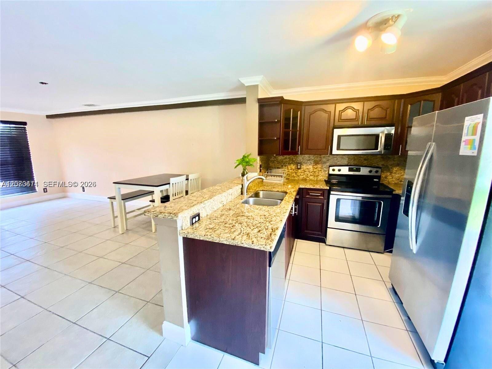 2864 Cambridge Ln, Cooper City FL 33026 photo 2
