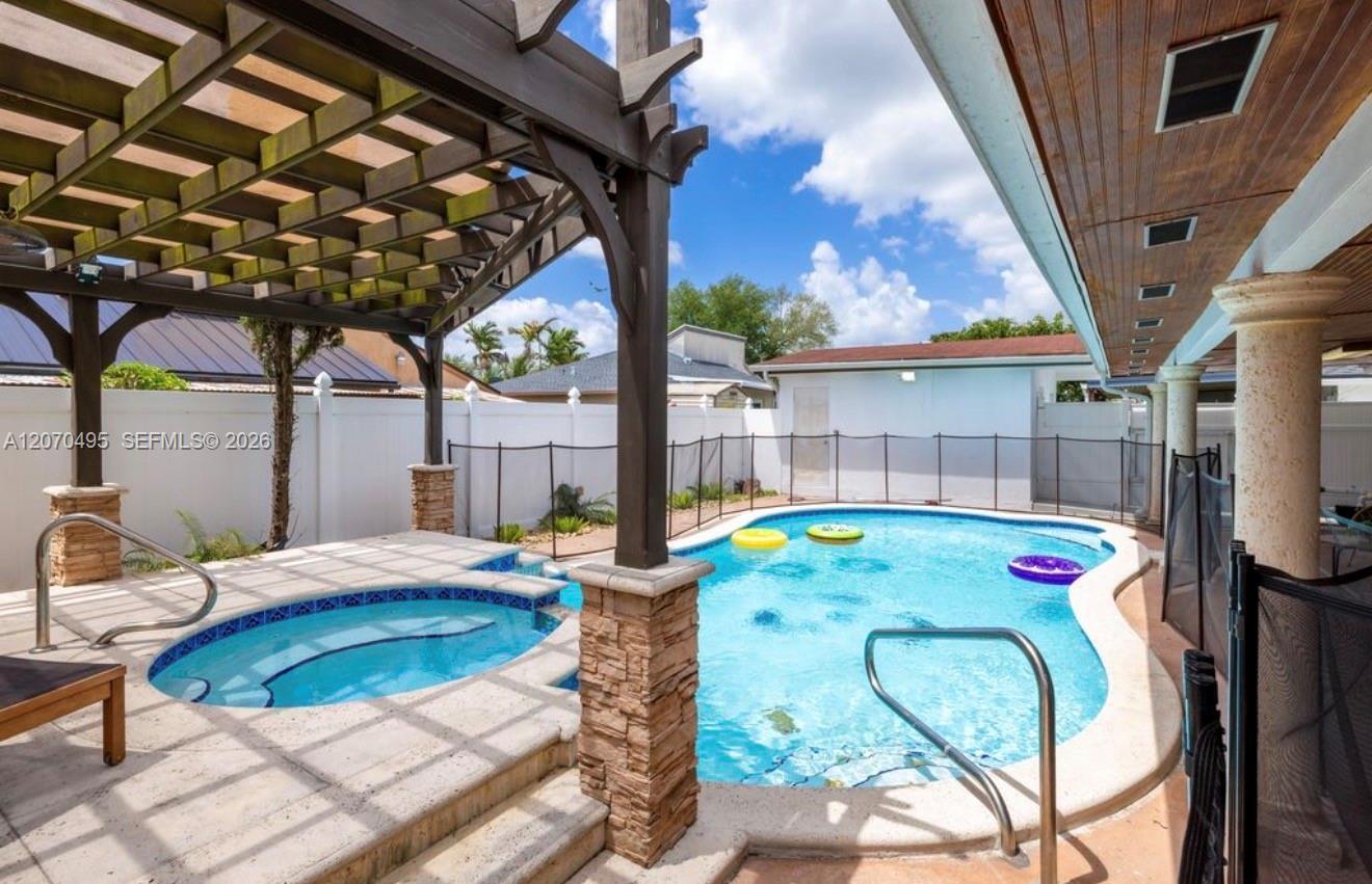 12440 SW 207th Ter, Miami FL 33177 photo 2