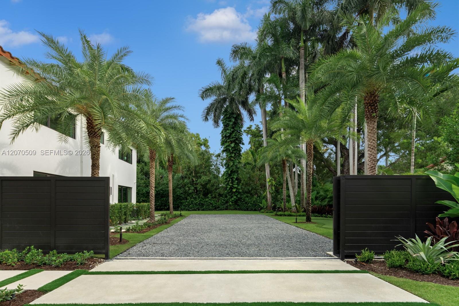 921 NE 72nd St, Miami FL 33138 photo 2