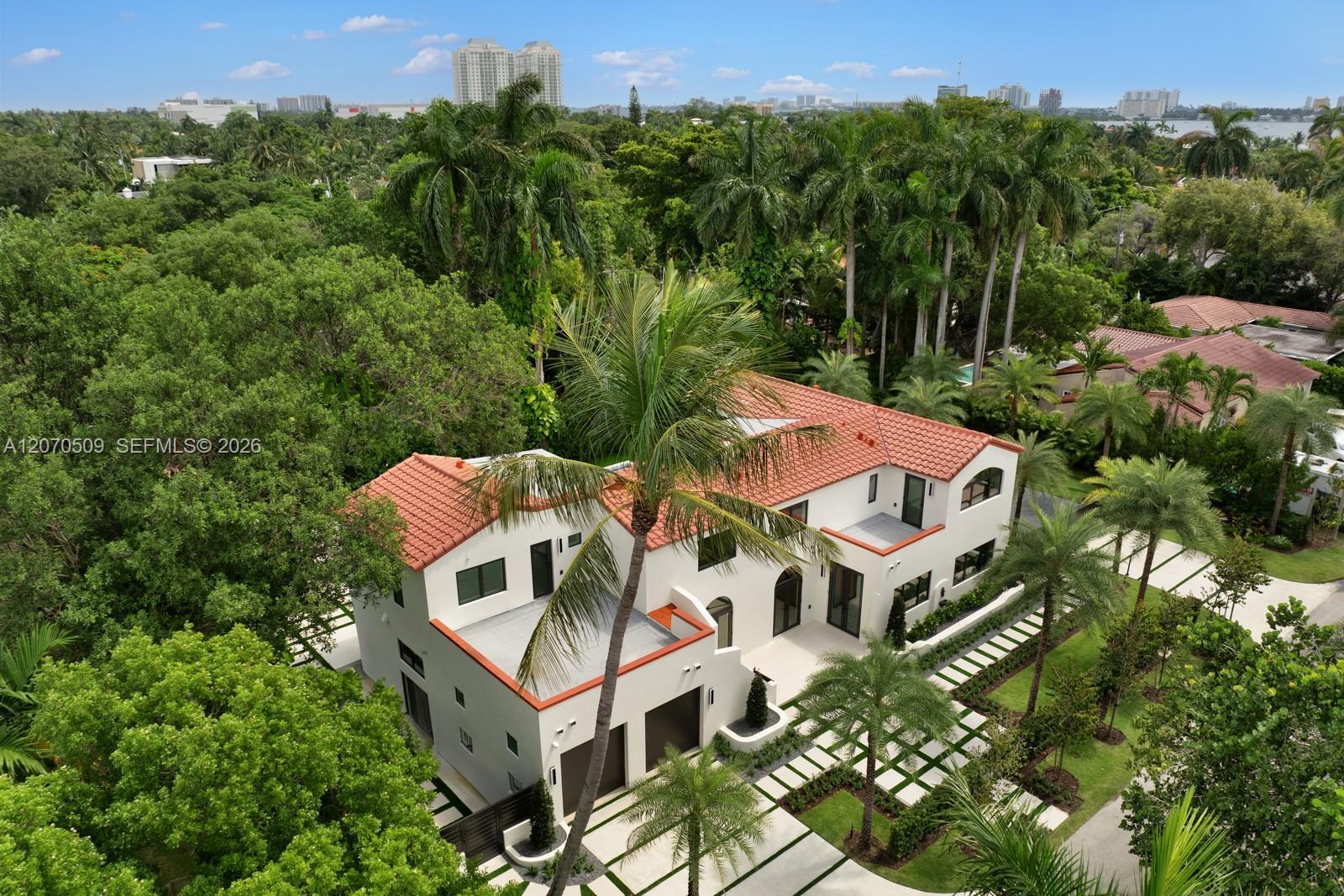 921 NE 72nd St, Miami FL 33138