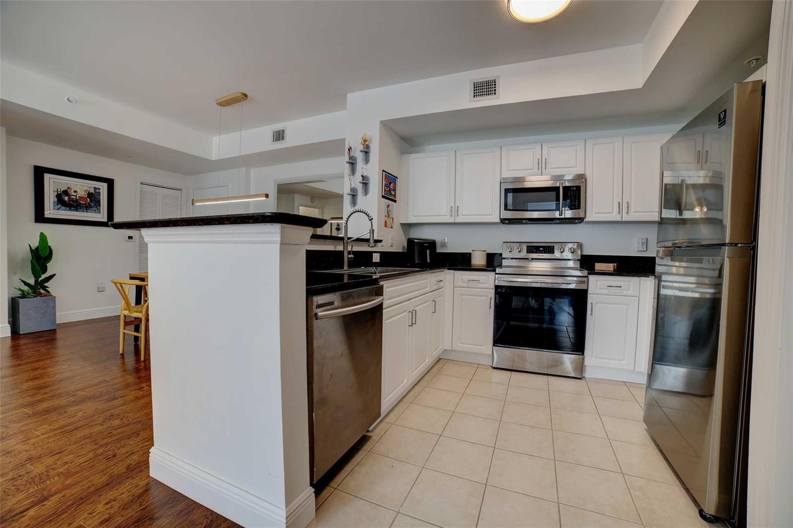 720 S Sapodilla Avenue # 413, West Palm Beach FL 33401 photo 5