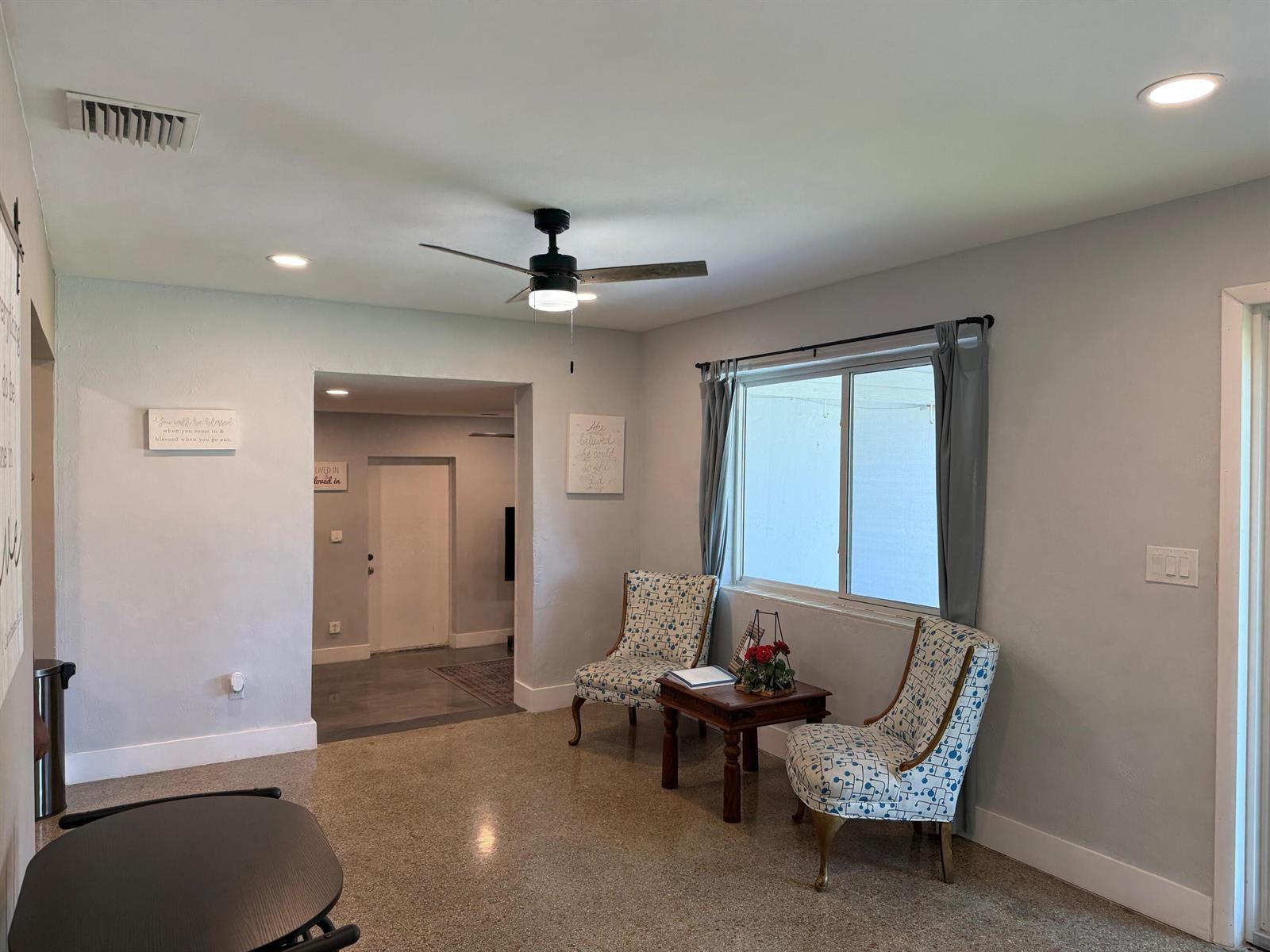 637 SW 2ND Street, Hallandale Beach FL 33009 photo 5
