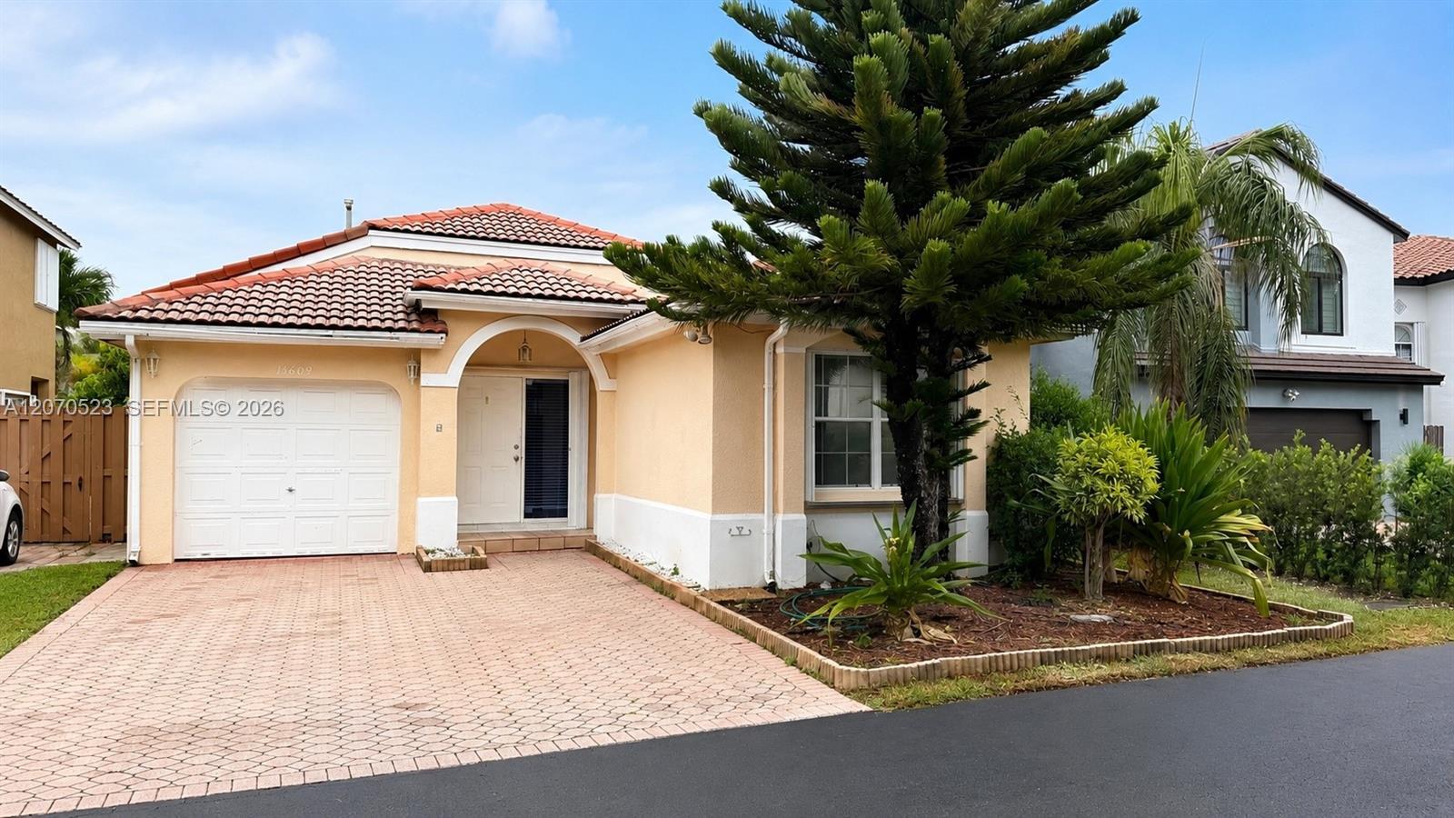 15609 SW 100th Ter, Miami FL 33196