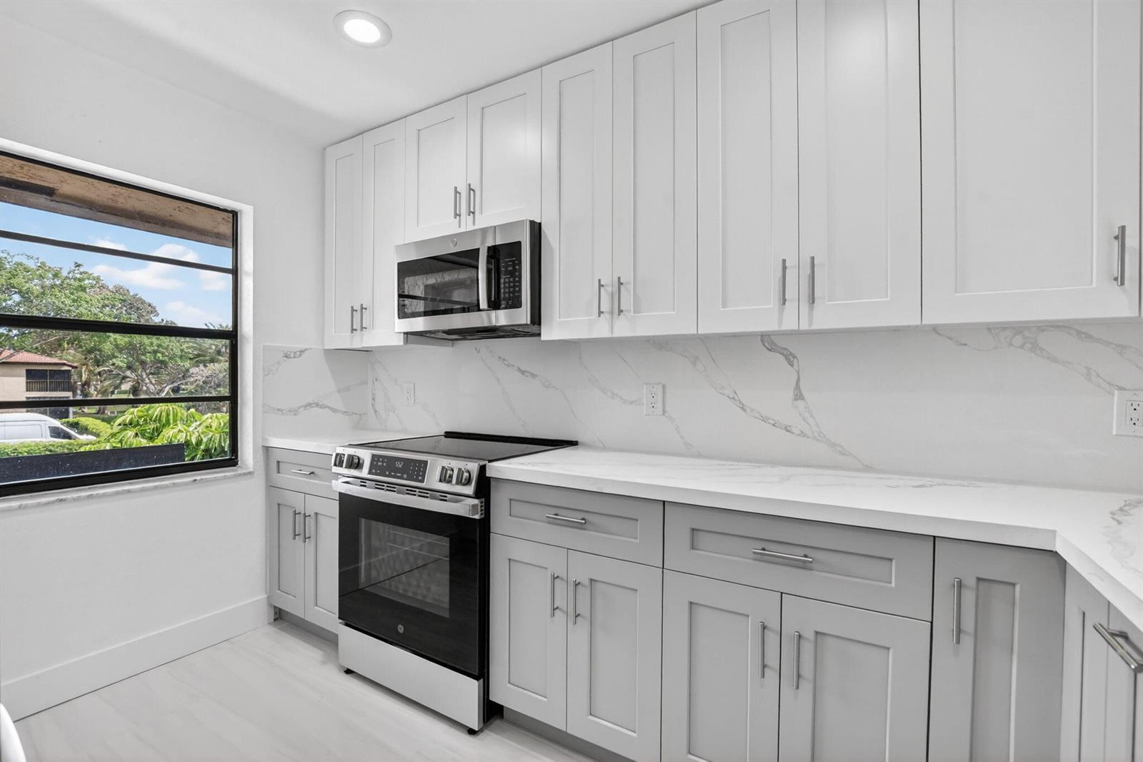 9272 Vista Del Lago # 28F, Boca Raton FL 33428 photo 2