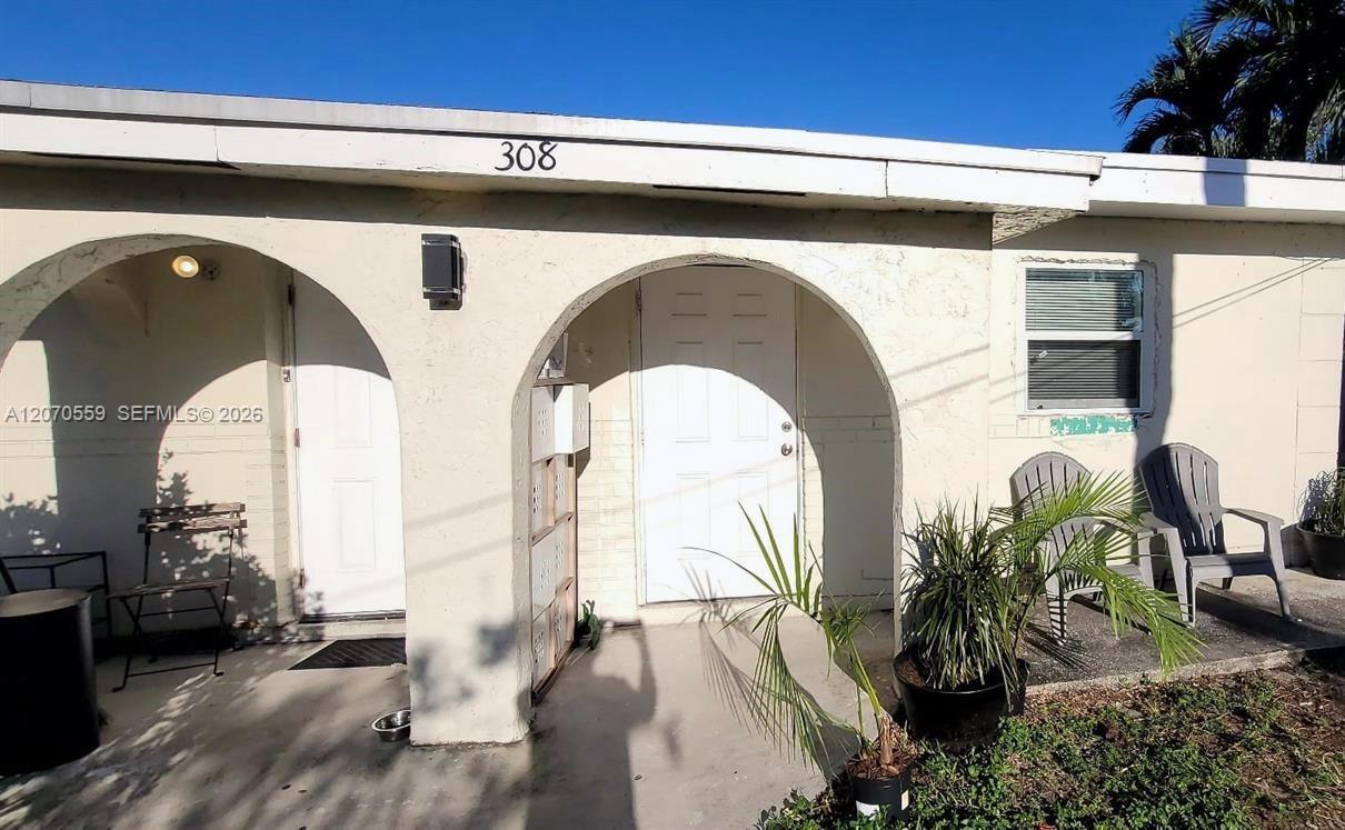 308 NW 2nd Ave, Deerfield Beach FL 33441