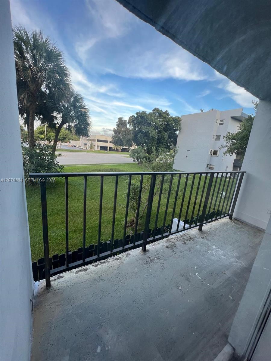310 Fontainebleau Blvd # 204, Miami FL 33172 photo 5