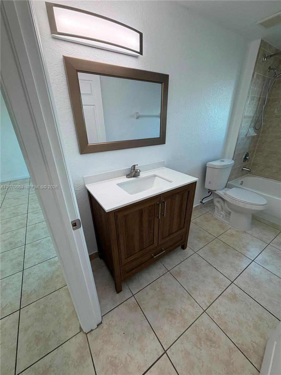 295 NW 57th Ave # 508, Miami FL 33126 photo 4