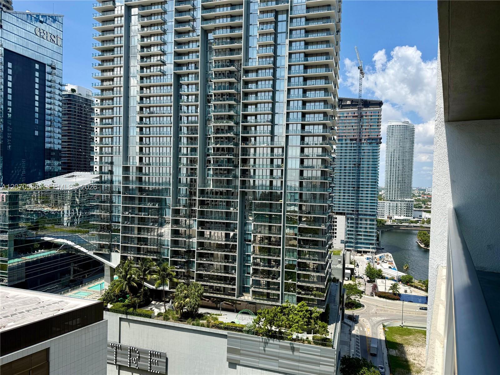 55 SE 6th St # 2404, Miami FL 33131 photo 3
