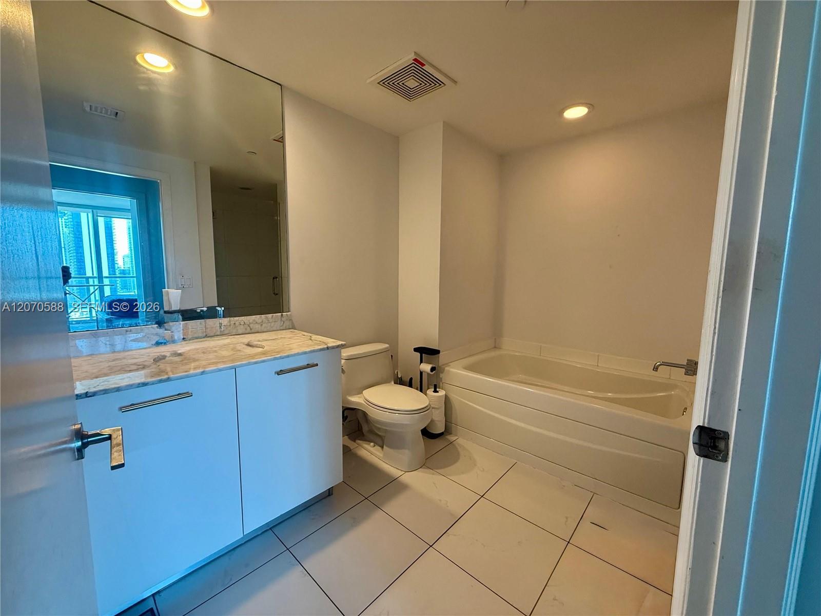 55 SE 6th St # 2404, Miami FL 33131 photo 5