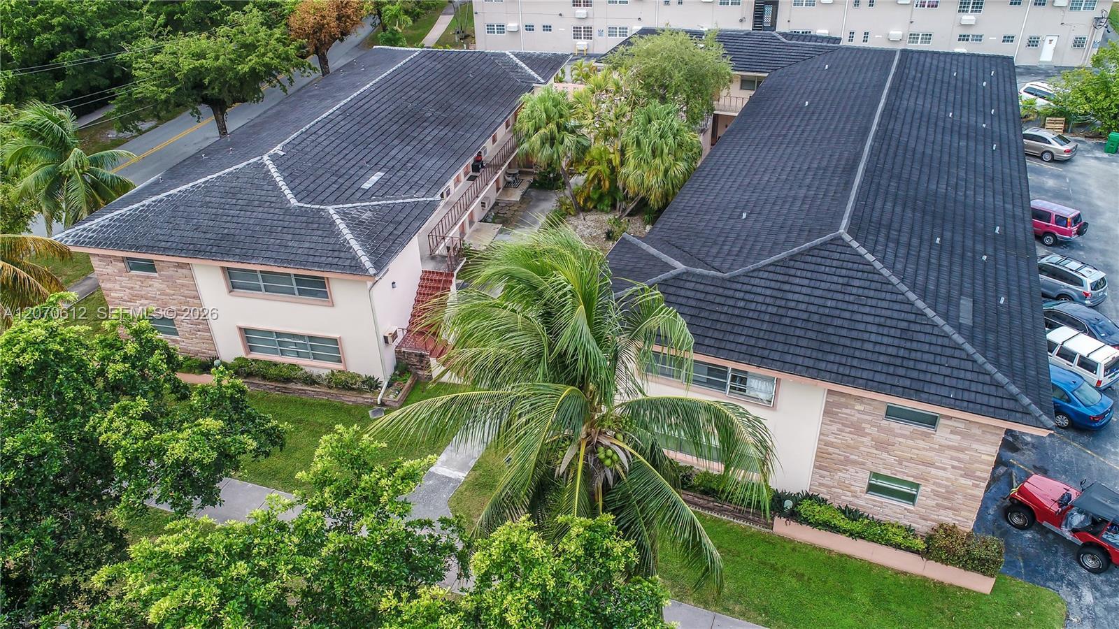 1250 S Alhambra Cir # 18, Coral Gables FL 33146 photo 2