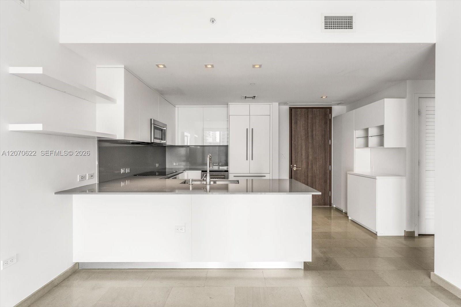 68 SE 6th St # 2304, Miami FL 33131 photo 3