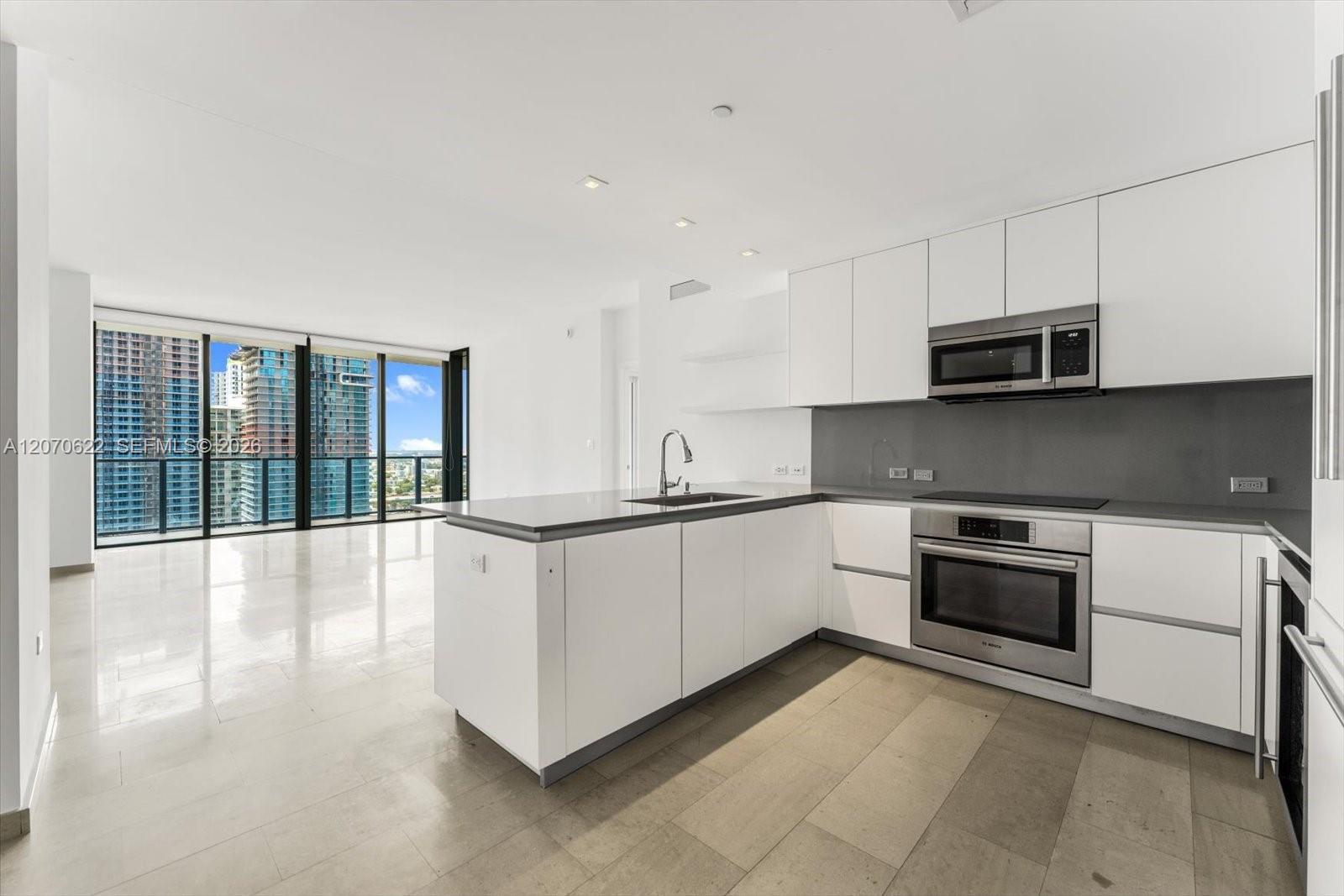 68 SE 6th St # 2304, Miami FL 33131