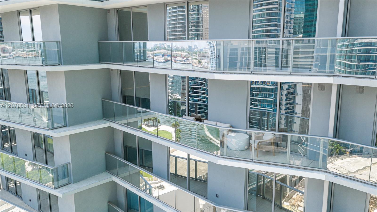 77 SE 5th ST # 2302, Miami FL 33131 photo 2
