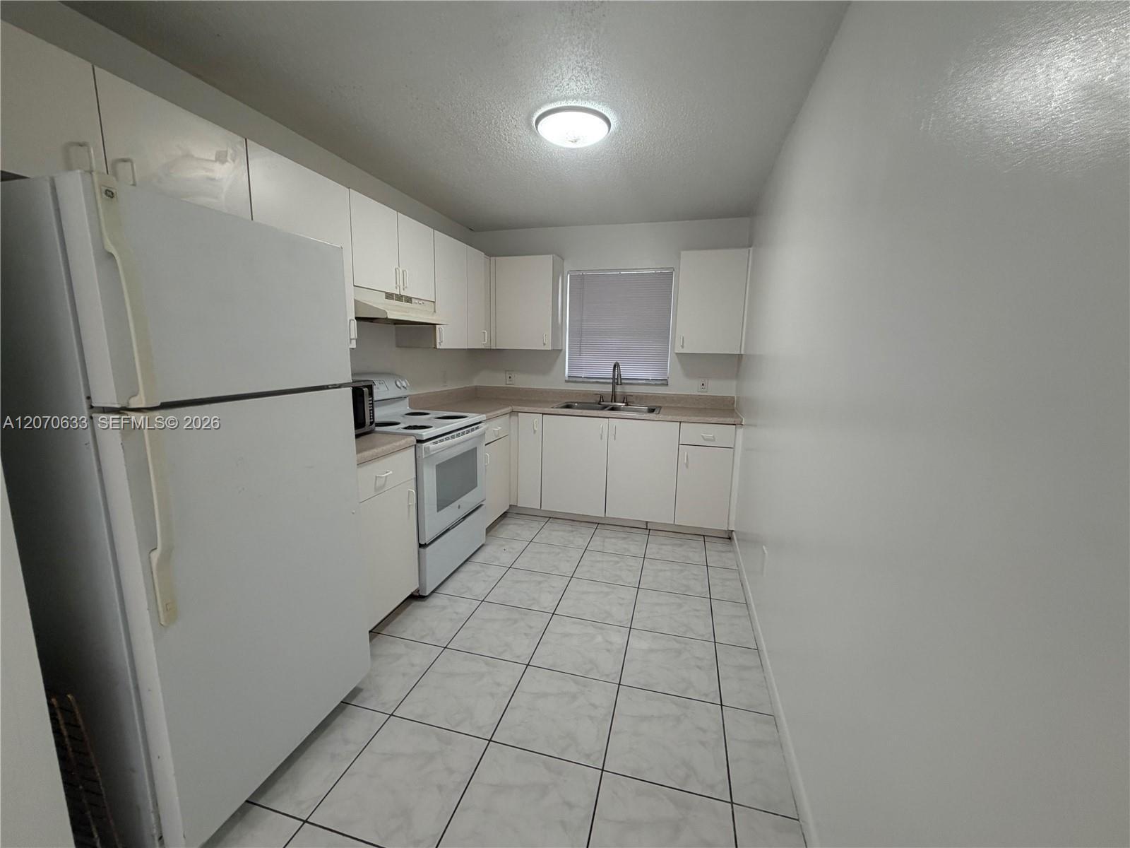 2224 Pierce St # 26, Hollywood FL 33020