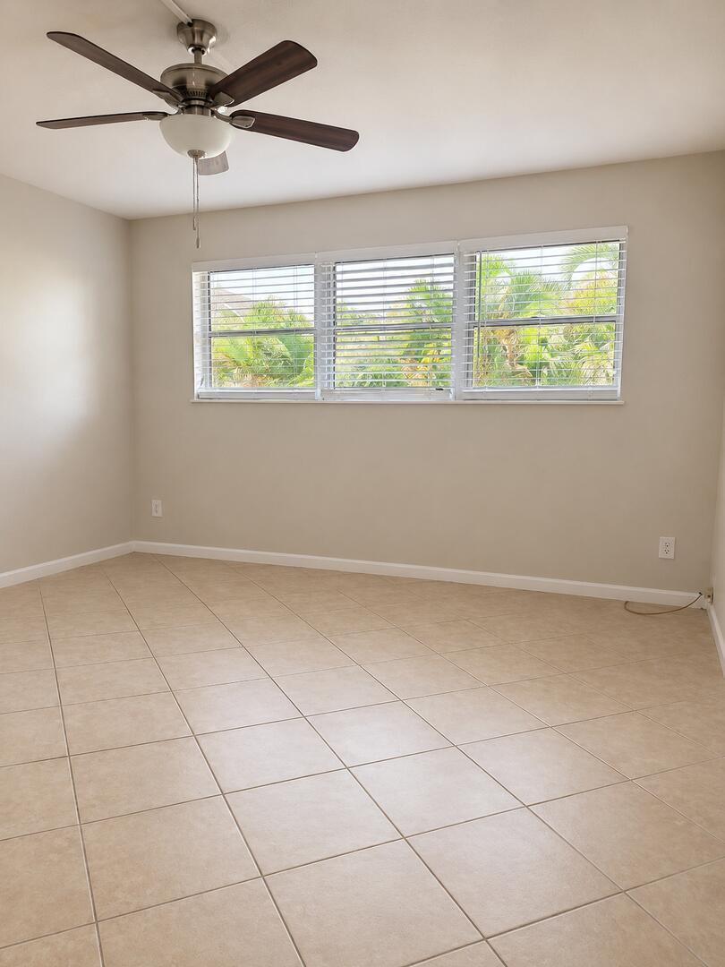 665 Glouchester Street Apt 17, Boca Raton FL 33487 photo 5