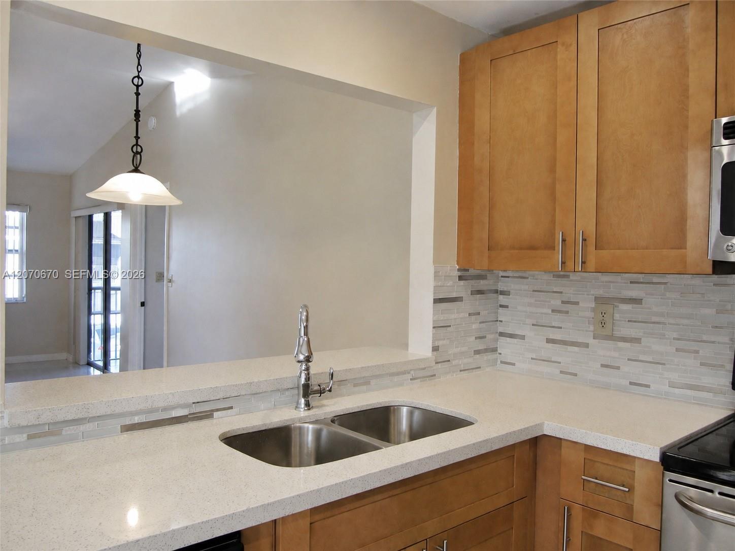 454 NE 210th Circle Ter # 7B, Miami FL 33179 photo 3