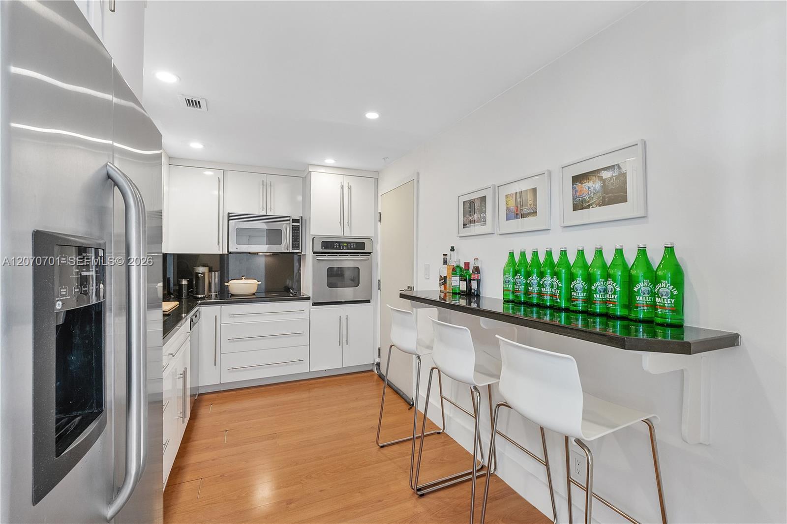 90 Edgewater Dr # 917, Coral Gables FL 33133