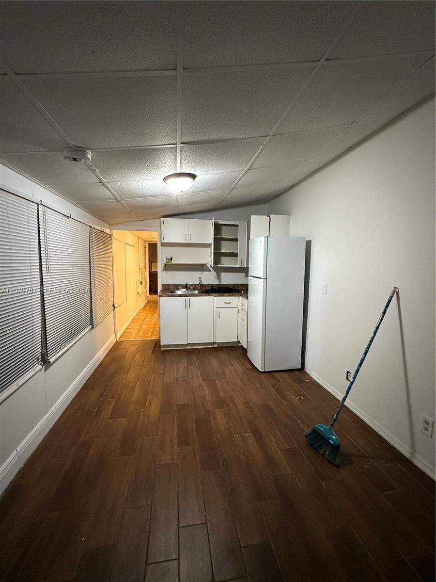 700 SW 8 Ave # 22A, Hallandale Beach FL 33009 photo 4