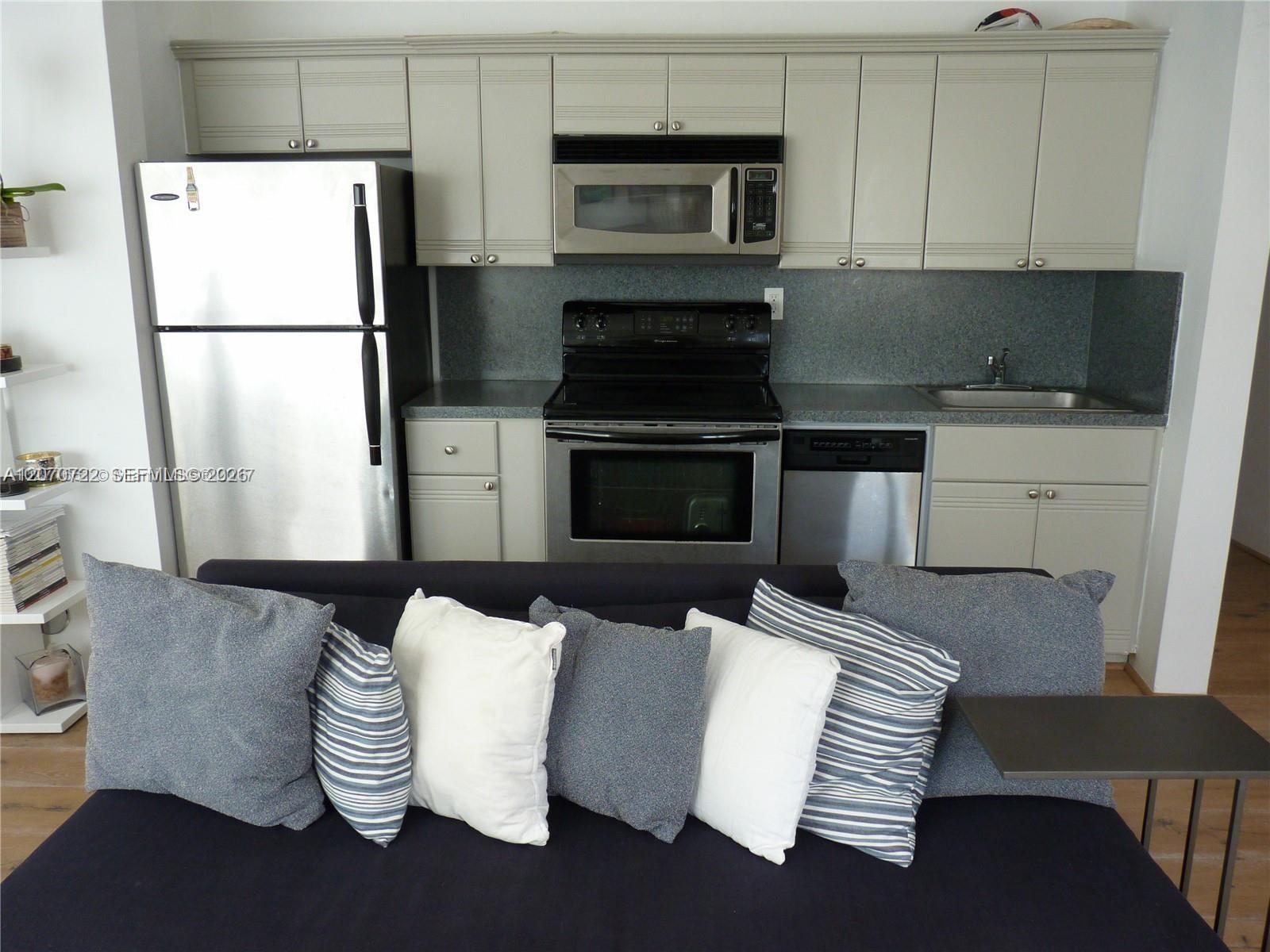 820 Euclid Ave # 204, Miami Beach FL 33139 photo 5