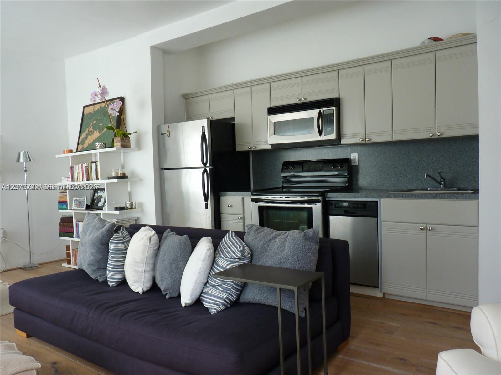 820 Euclid Ave # 204, Miami Beach FL 33139 photo 4