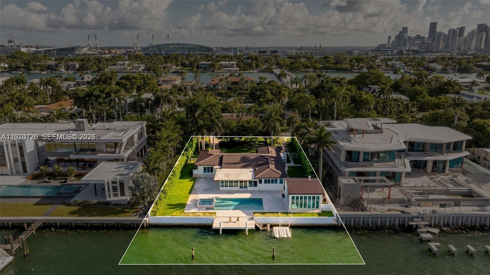 205 N Hibiscus Dr, Miami Beach FL 33139 photo 2
