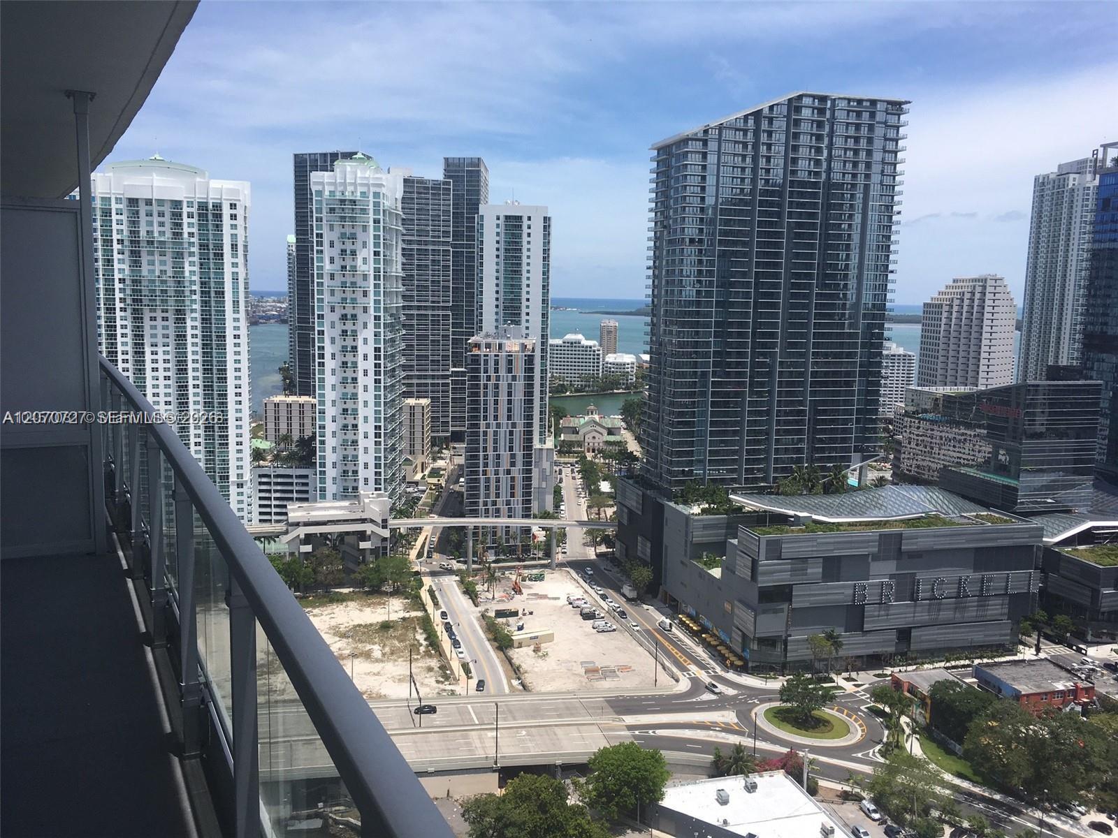 92 SW 3rd St # 3402, Miami FL 33130 photo 2
