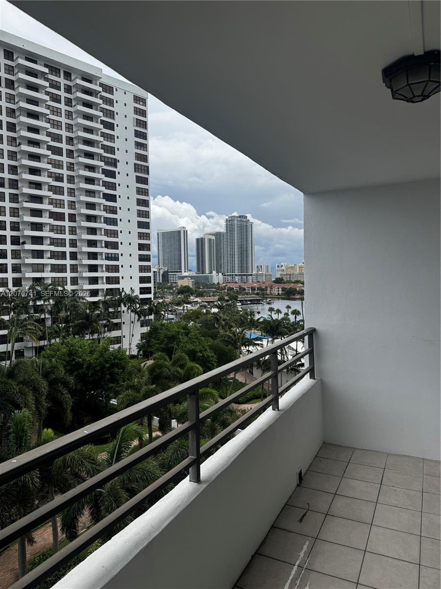 Hallandale Beach, FL 33009 photo 4